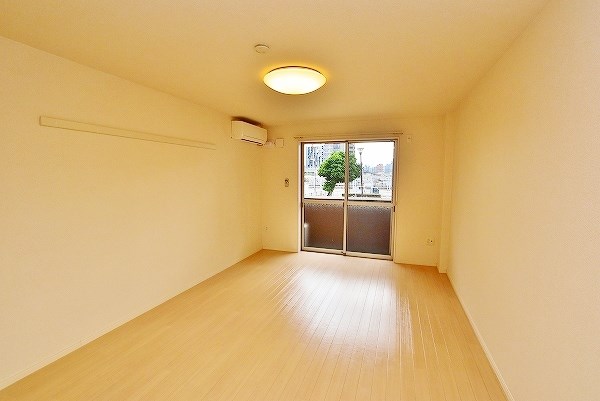 コンフォルト城野駅前 リビング