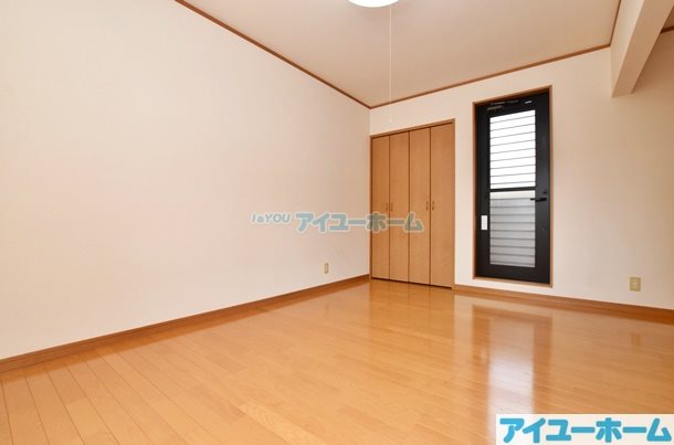 グッドライフ折尾  ベッドルーム