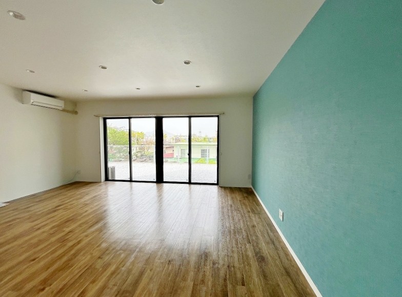 須賀町アパートメント リビング