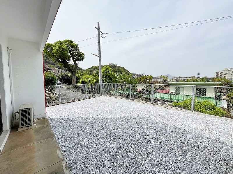 須賀町アパートメント ベランダ