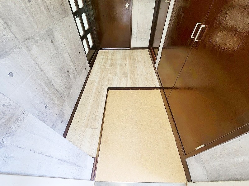 島名第五コーポ 玄関