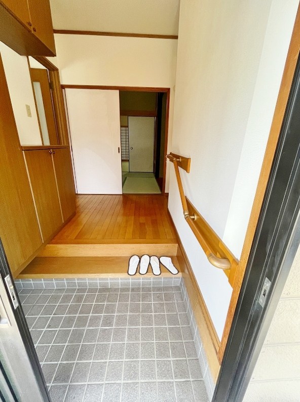 下富野4丁目貸家 玄関