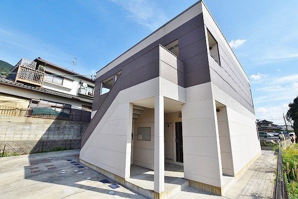 メゾン・ド・ポラリス  202号室 外観