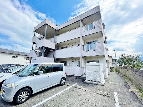エムズ葛原  203号室 外観