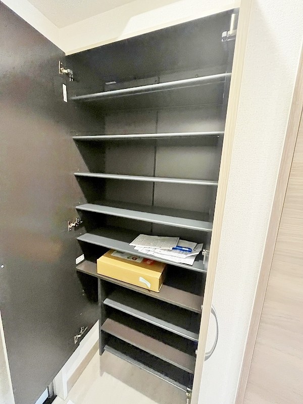 D-ROOM　N.T エントランス