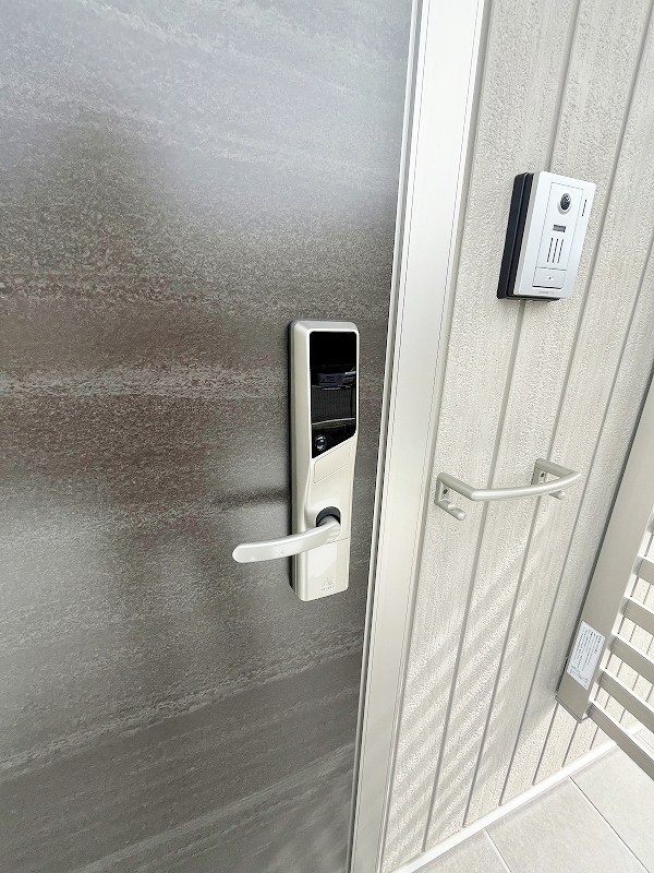 D-ROOM　N.T 玄関