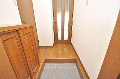 東海ビル  玄関