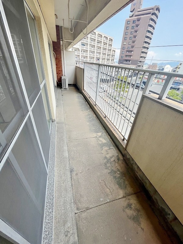 白萩光和ビル ベランダ