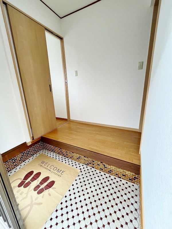 稲光穰貸家 玄関