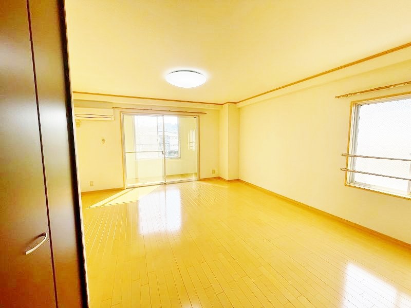 ｄａｉｍａｒｕ　ＢＬＤ リビング