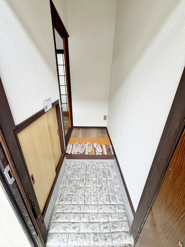 ラプエルタ 玄関