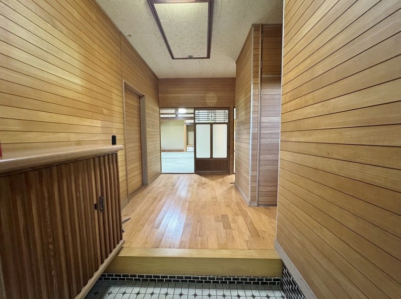 春日町戸建 玄関
