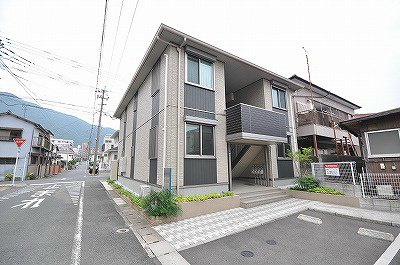 プラム原町  201号室 外観