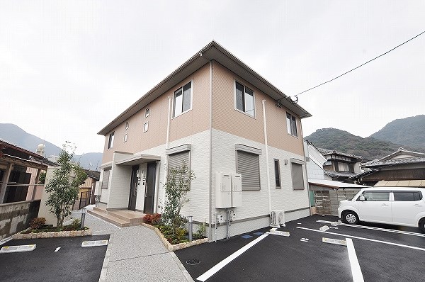 アミコート藤松 201号室 外観