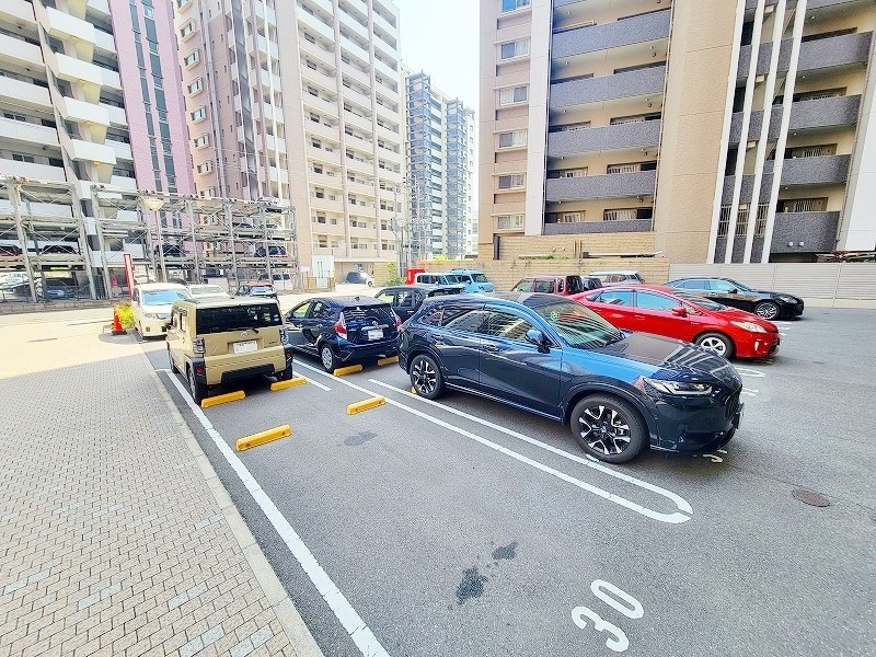 ギャラン竪町 駐車場