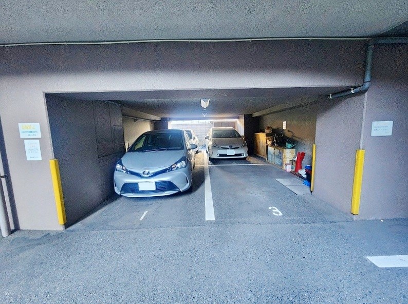 ＬＥＡＤ室町（リード室町） 駐車場