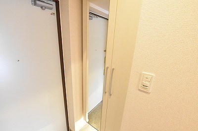ラインスター三萩野 玄関
