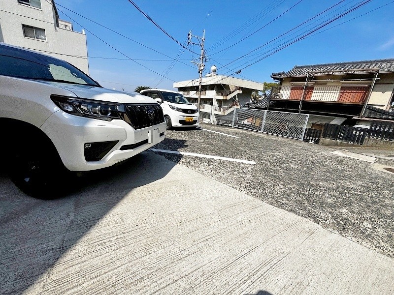須賀町アパートメント 駐車場