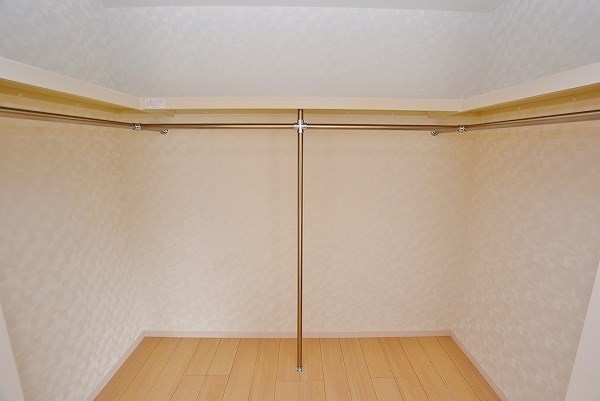 ソレイユ若戸 収納