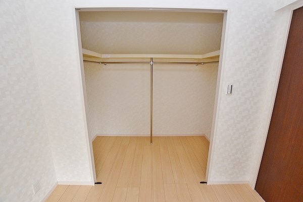 ソレイユ若戸 収納