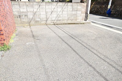 吉田ビル 駐車場