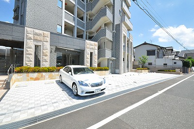 サンシャインマリンズ井堀 駐車場