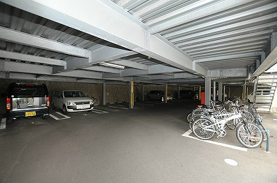 寿山ビル 駐車場