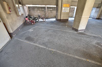 吉田ビル 駐車場