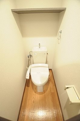ロイヤルセンターＢＬＤ トイレ