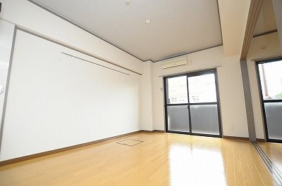 ロイヤルセンターＢＬＤ ベッドルーム