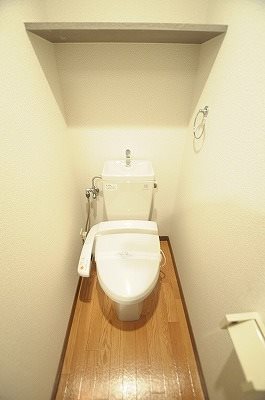 ロイヤルセンターＢＬＤ トイレ