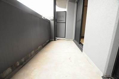 ロイヤルセンターＢＬＤ ベランダ