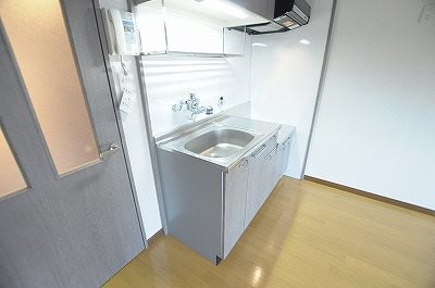 ロイヤルセンターＢＬＤ キッチン
