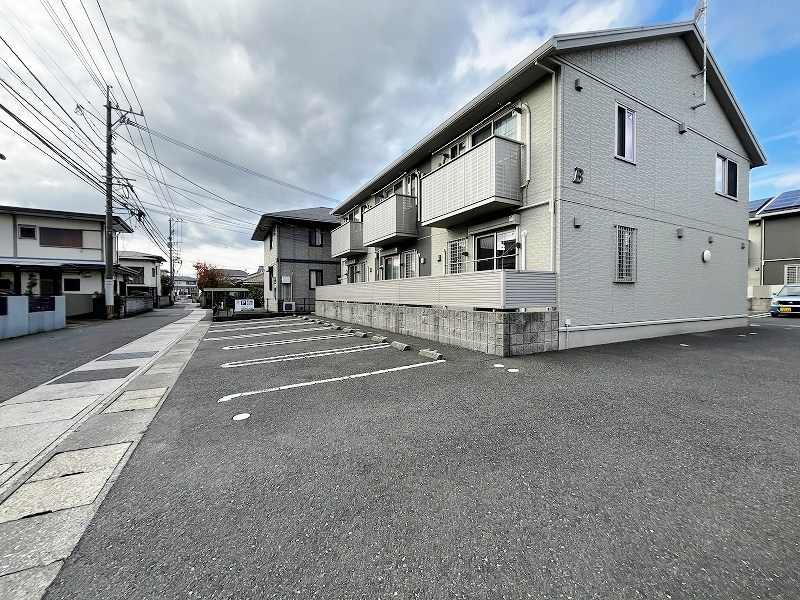 ラシーヌＹｕｇａｗａ　B棟 駐車場
