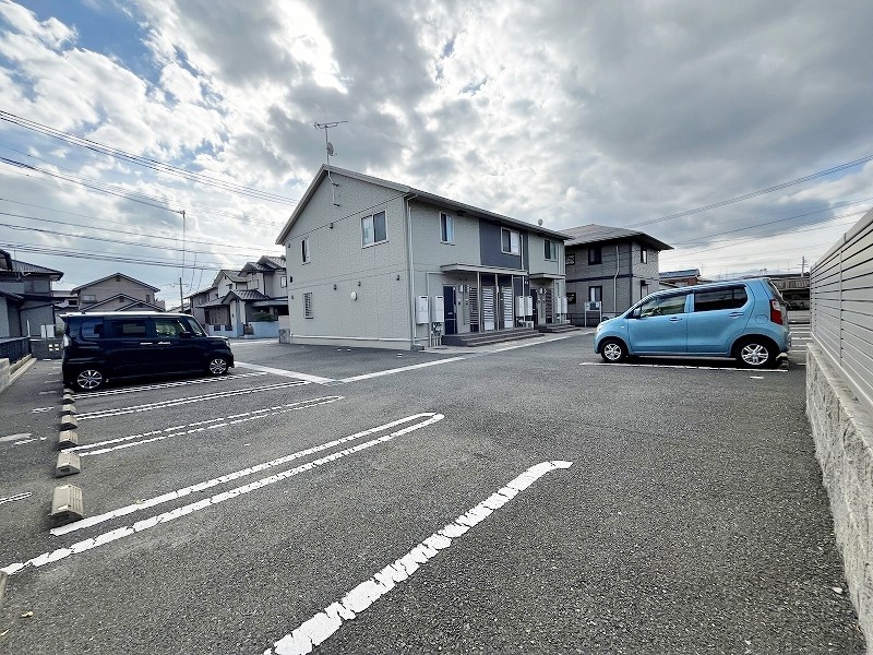 ラシーヌＹｕｇａｗａ　B棟 駐車場