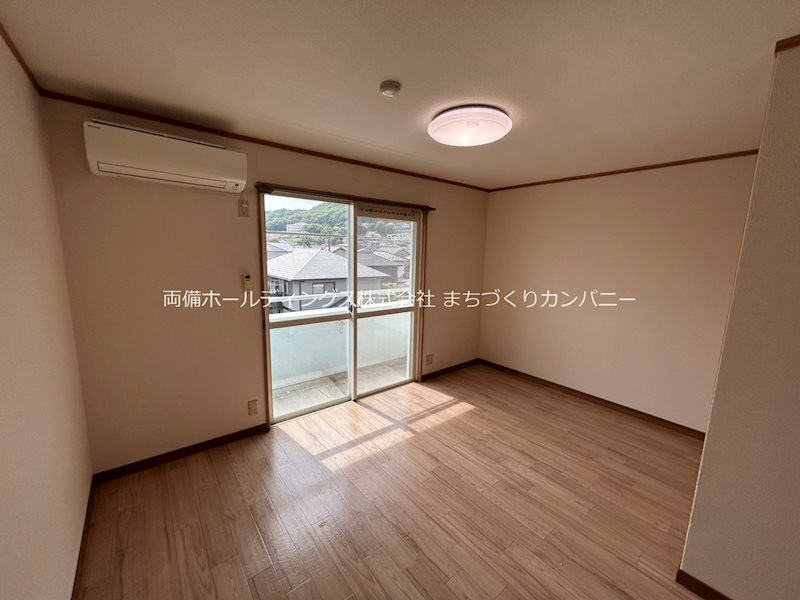サニーコート岡大西 リビング