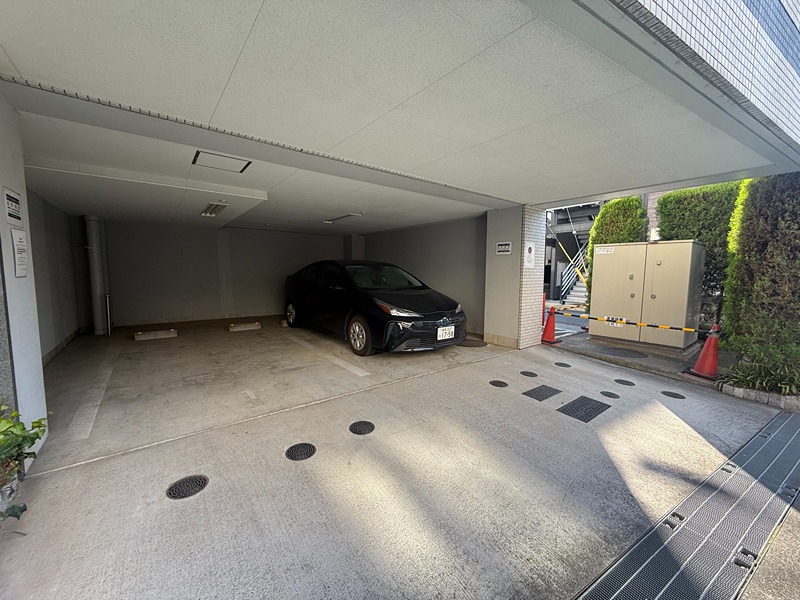 エスティメゾン新中野 駐車場