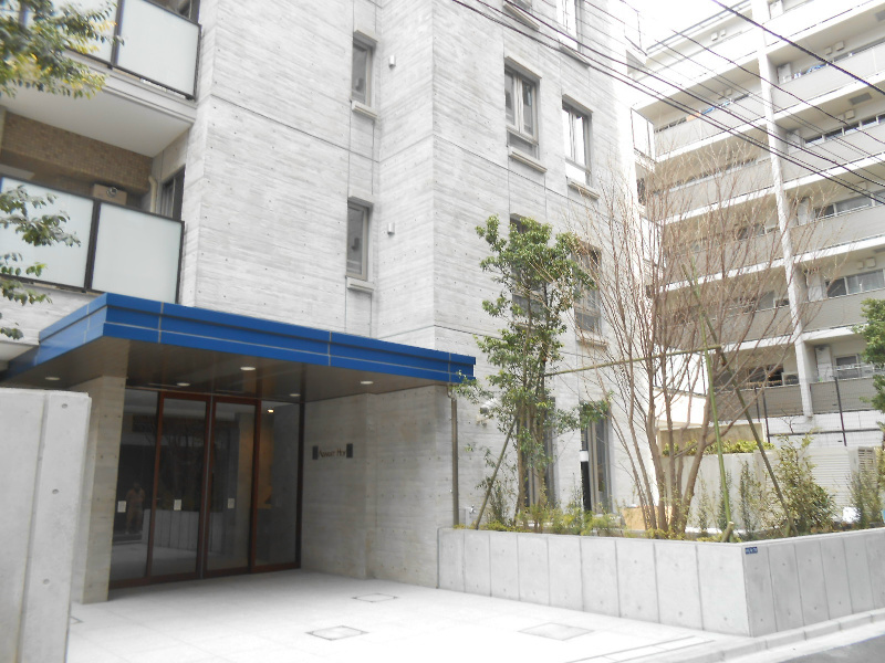 Ａｄａｋｕｓｔ　Ｈｏｆ エントランス