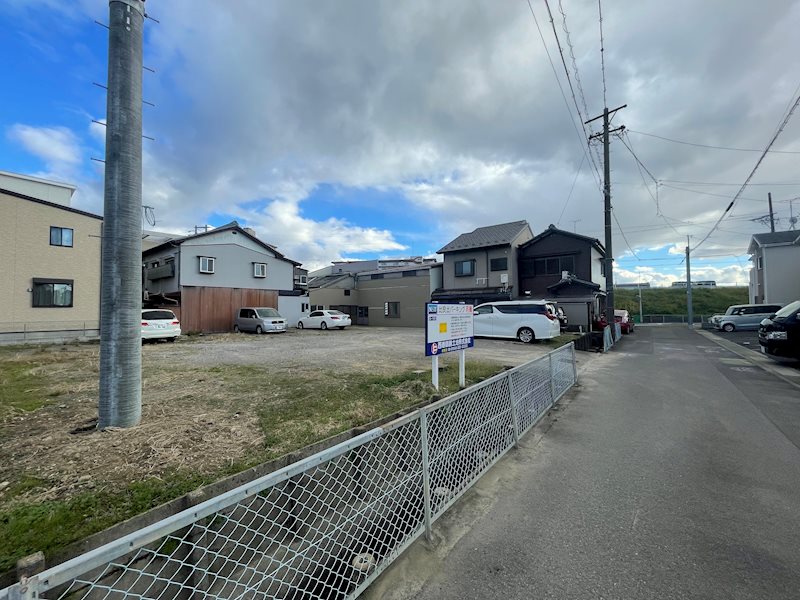 比良出パーキング 駐車場