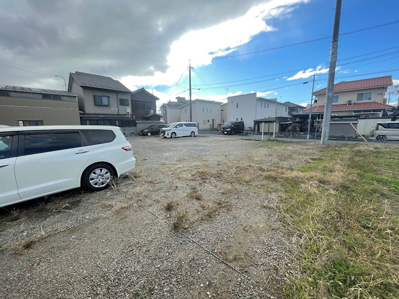 比良出パーキング 駐車場