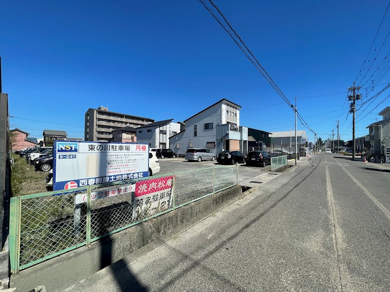 東の川駐車場 玄関