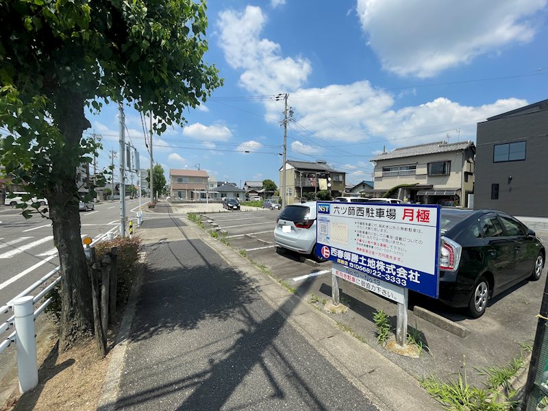 六ツ師西駐車場 玄関