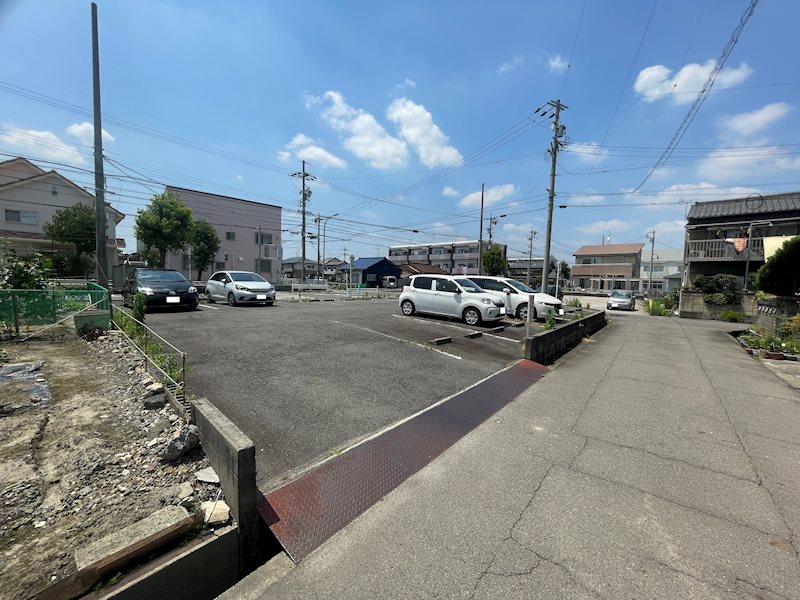 六ツ師西駐車場 リビング