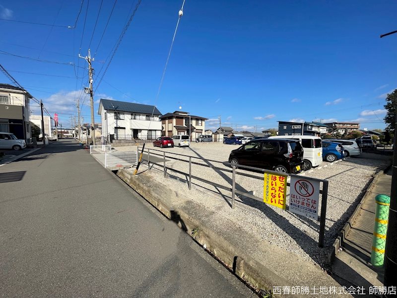 引免地中央駐車場 リビング