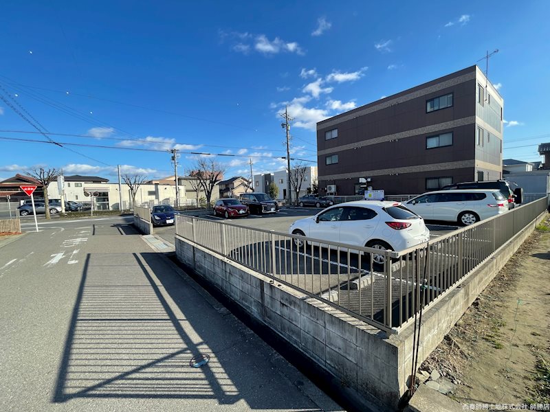 栄東駐車場 駐車場