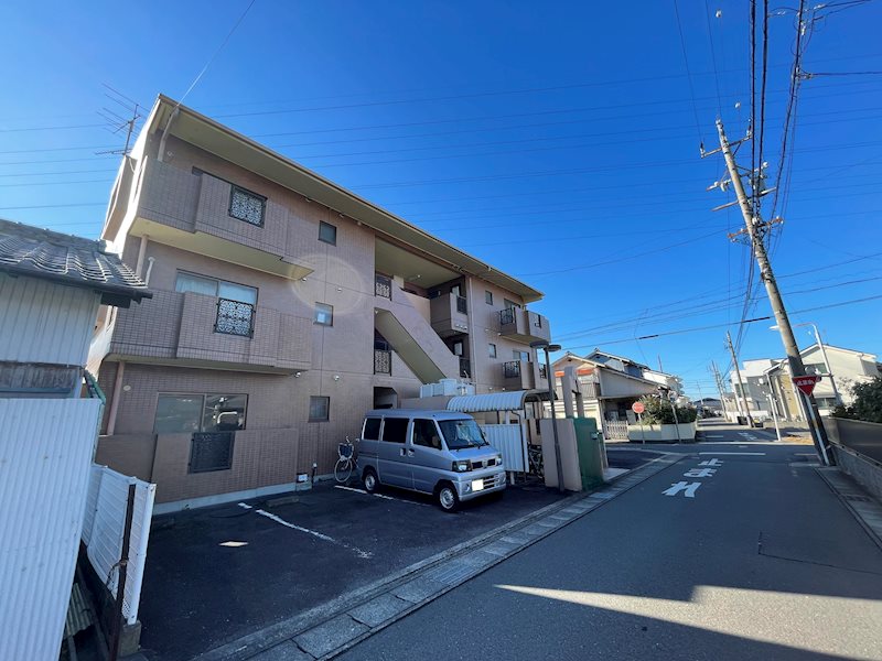 シェ・モア師勝 外観