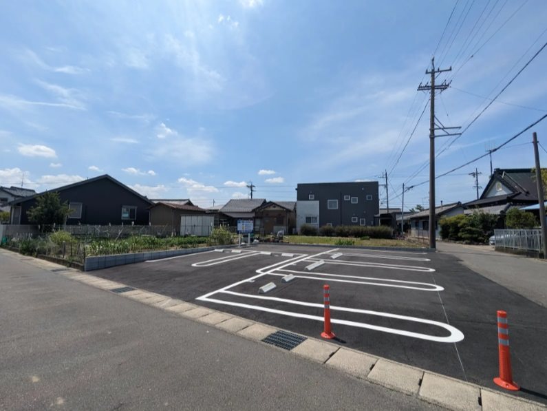 中屋敷中央駐車場 駐車場