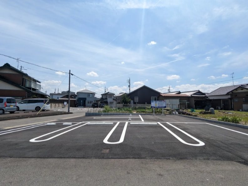 中屋敷中央駐車場 駐車場