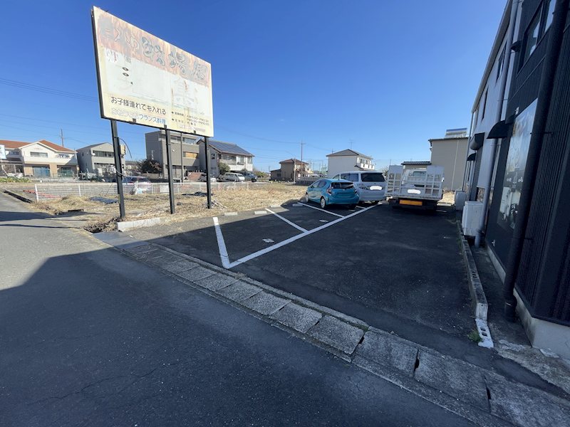 二子瀬古店舗 駐車場