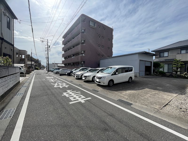 中谷杉野駐車場 リビング
